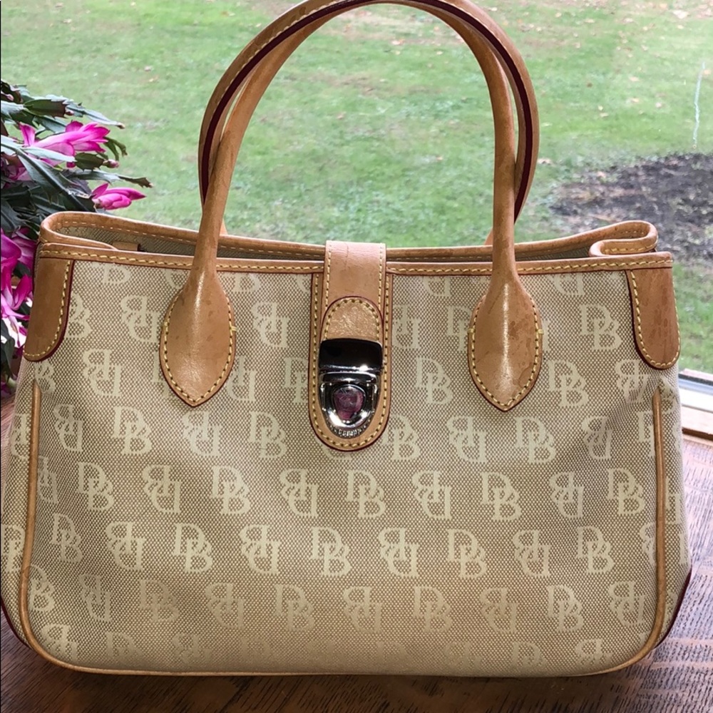 Dooney & Bourke cream and tan handbag